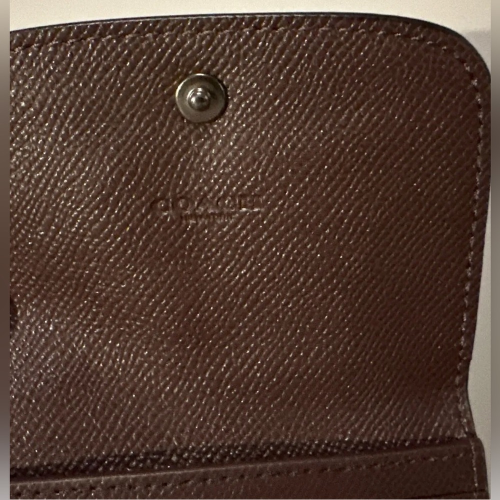 Coach Winky Face Leather Trifold Wallet Snap Close Hello Kitty Style - Picture 4 of 4